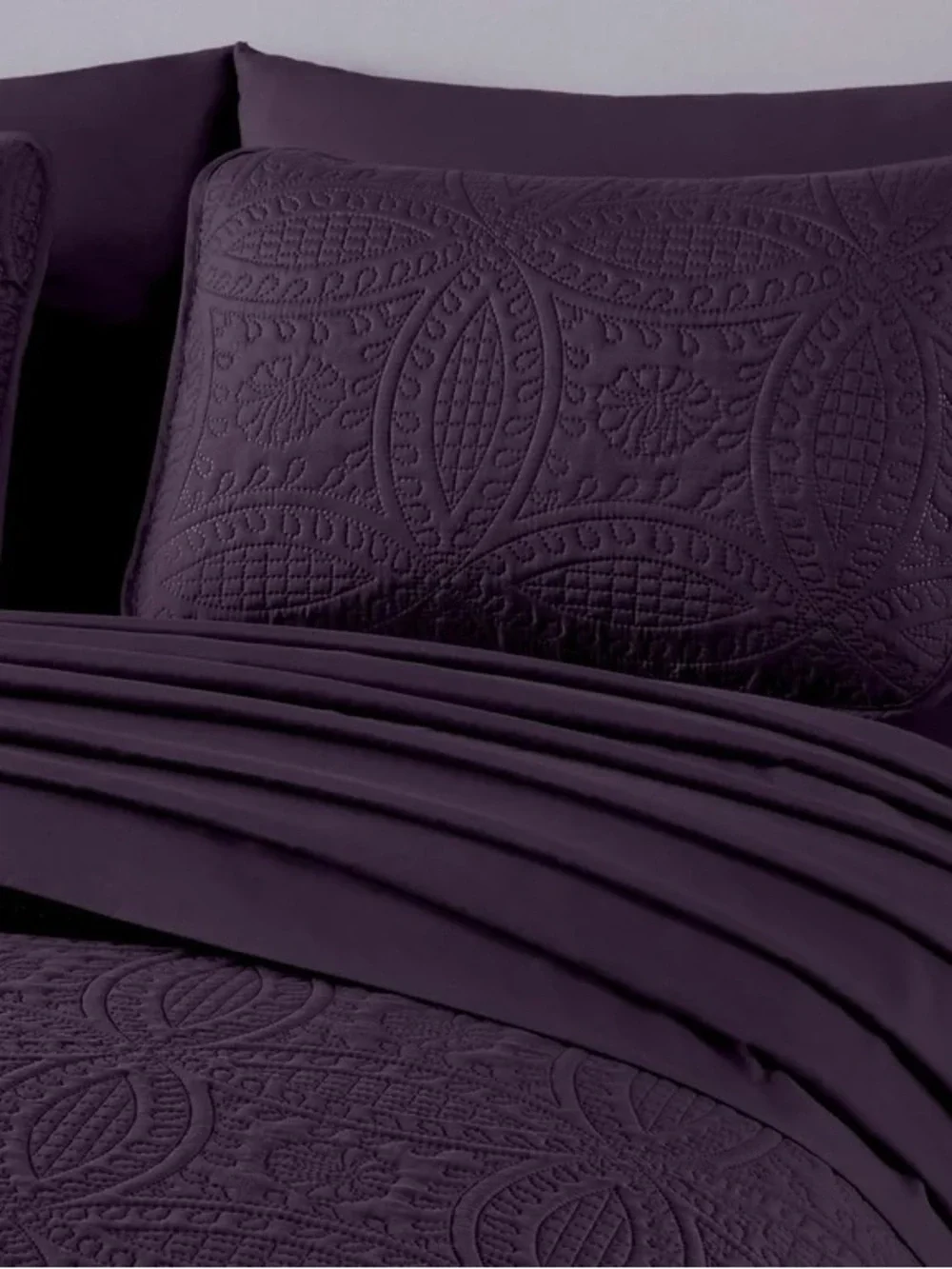 Plush Quilted Queen 3 piece Bedspread Set in Deep Purple